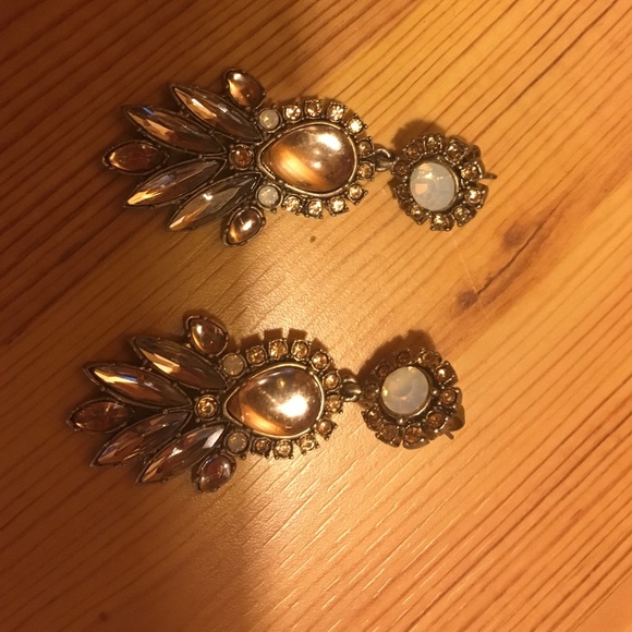 Loft Guilianna Ramsic breast Cancer earrings