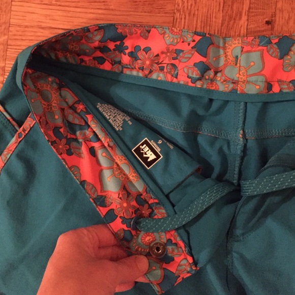 Tropical board shorts in bright turquoise - Picture 2 of 4