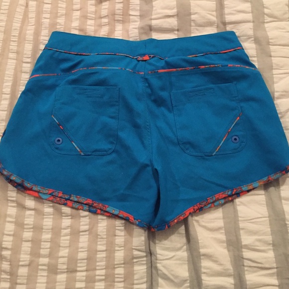 Tropical board shorts in bright turquoise - Picture 3 of 4