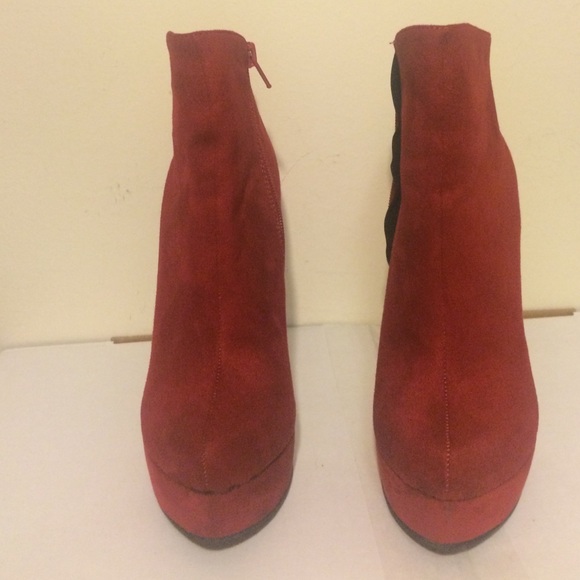 Red Suede booties - Picture 1 of 4