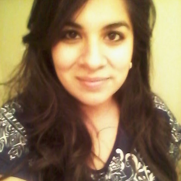 Meet your Posher, Mariana - Picture 1 of 1