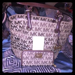 Michael kors tote