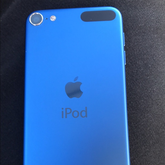 iPods - Picture 2 of 4