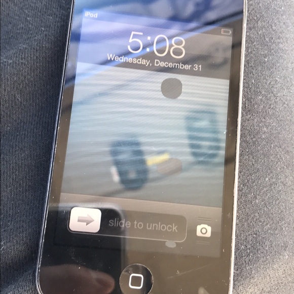 iPods - Picture 3 of 4