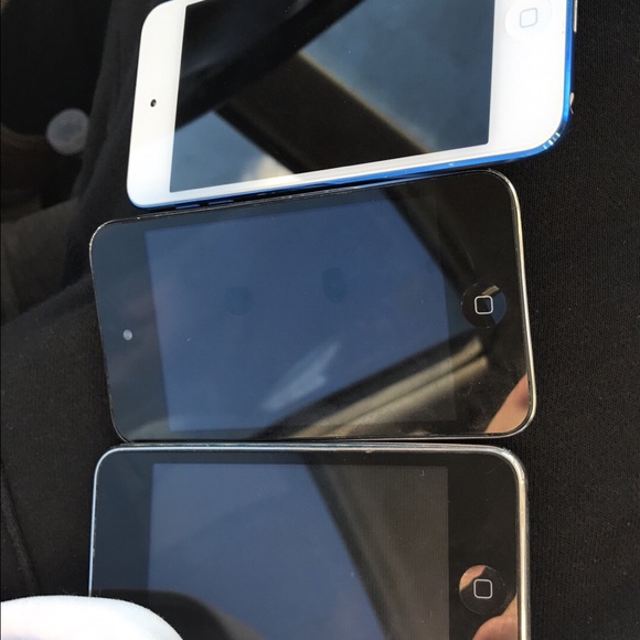 iPods - Picture 4 of 4