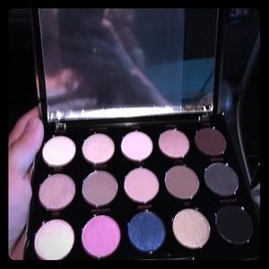 🚫❌Reserved🚫❌ eyeshadow palette & lbd. On hold