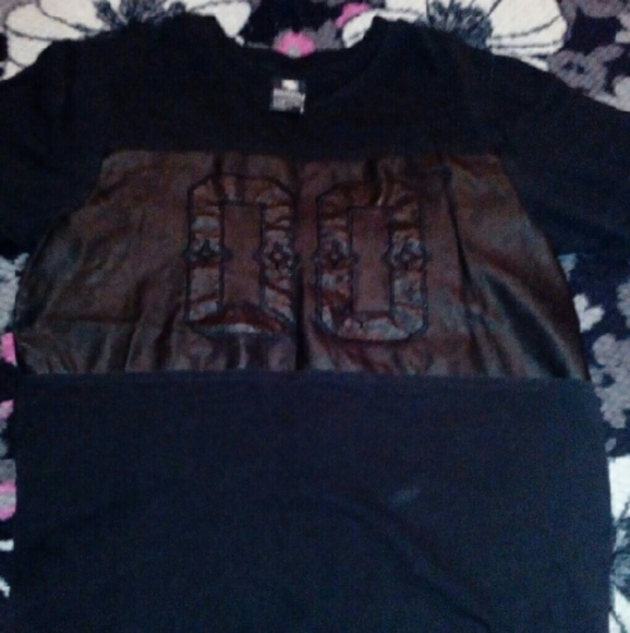 Southpole black tee
