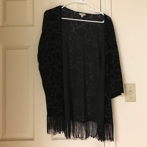 Medium black fringe poncho