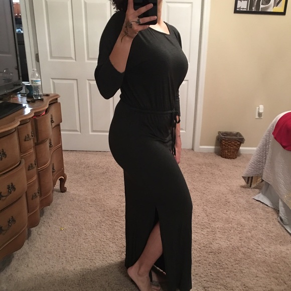 Old Navy Scoop neck 3/4 sleeve midi dress. - Picture 4 of 4