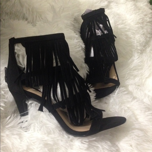⚪️ F21 ⚪️Fringed Suede Heels - Picture 4 of 4