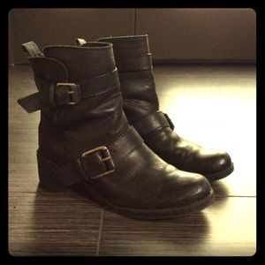 EUC Lucky Brand "Hanae" Black Ankle Moto Boots