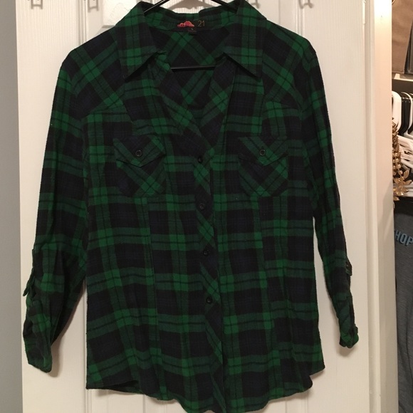 Forever 21 Tops - PRICE ⬇️ Perfect Fit Women's Flannel!
