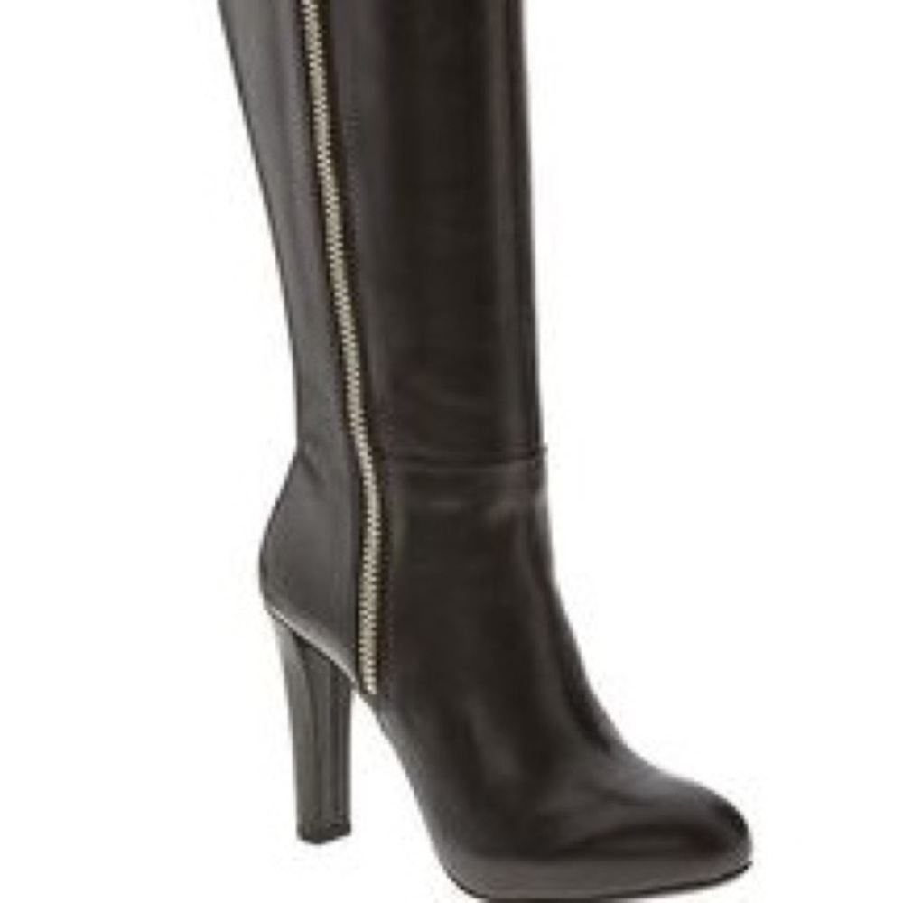 Sexy side zipper black leather boots!!