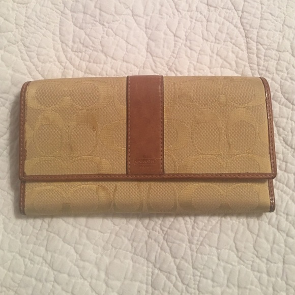 COACH authentic tan wallet