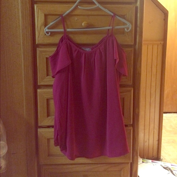 Unworn cute tank top with the tags still on.