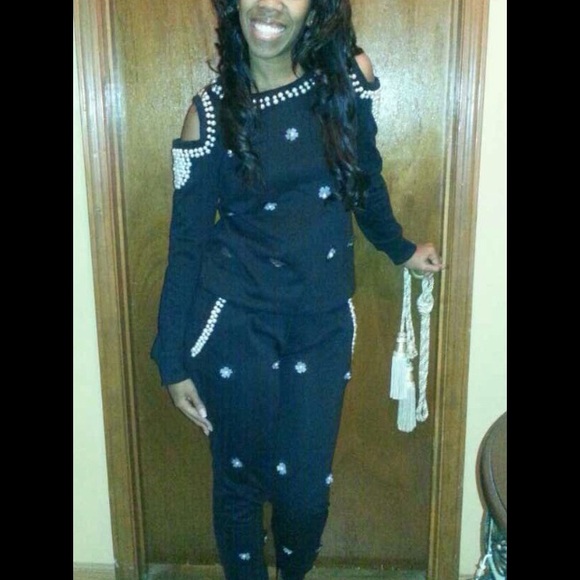 Sweat suit with pearls - Picture 1 of 1