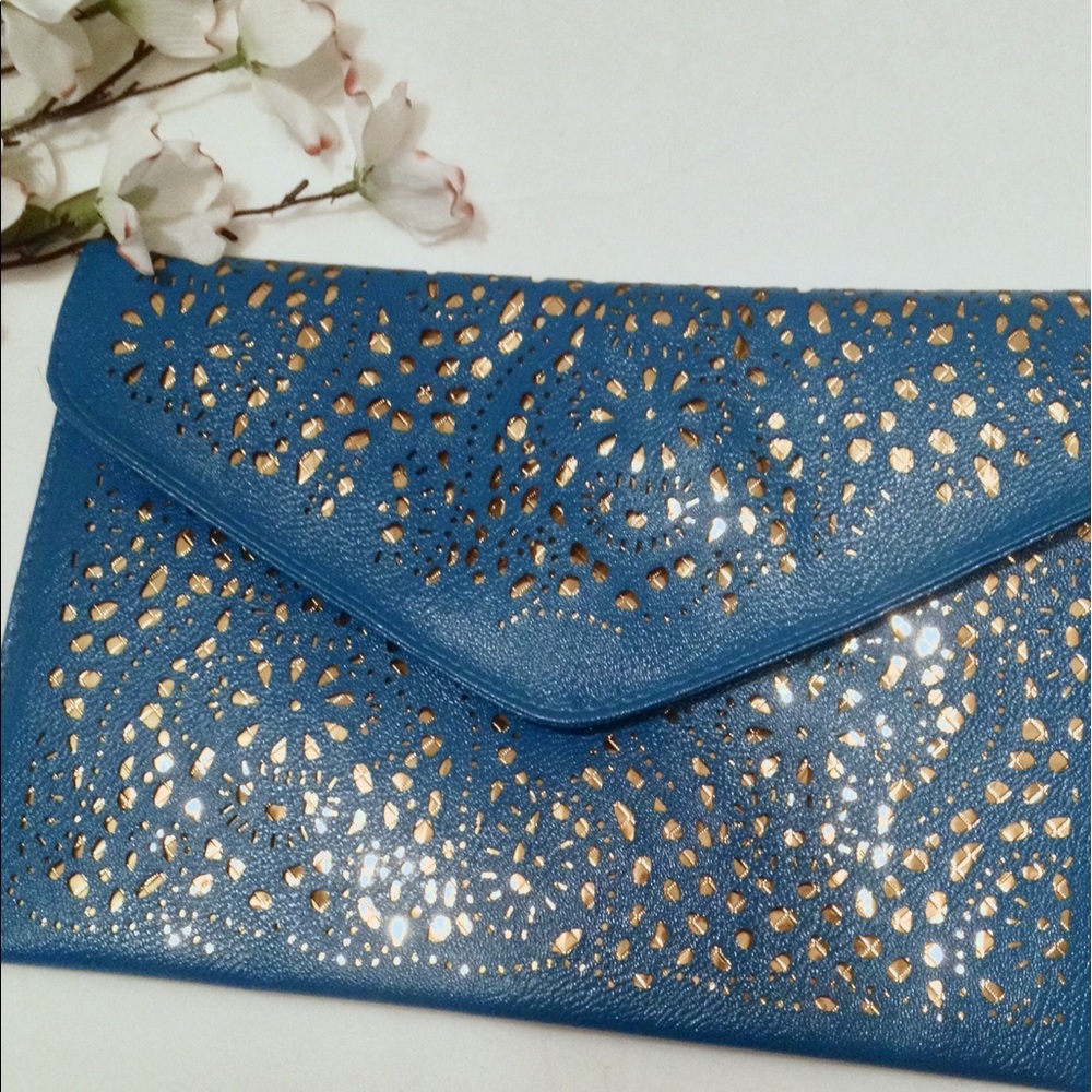 NWOT Turquoise & Gold Cut Out Envelope Bag