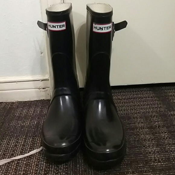 Short black HUNTER boots. NWOT