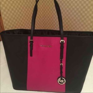 🎉ON HOLD🎉.  MICHAEL KORS COLOR BLOCK🌺
