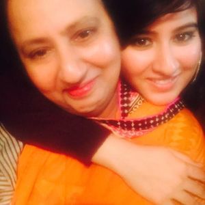 Meet your Posher, Amina a