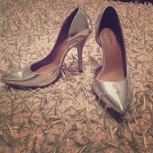 Silver pointed Heels