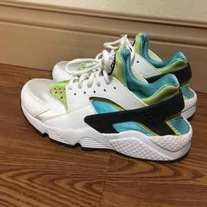 Nike Huarache Women's 7.5