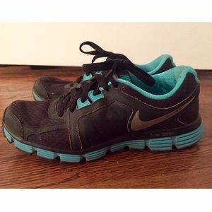 Nike Black and Teal Dual Fusion Sneakers
