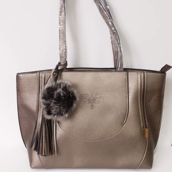 Cartera Prada