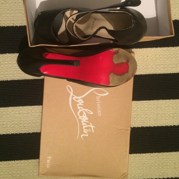 Size 39 high heels... Fits a size 8.5/9