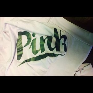 Victoriasecret / Pink.