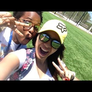 Meet your Posher, Laura