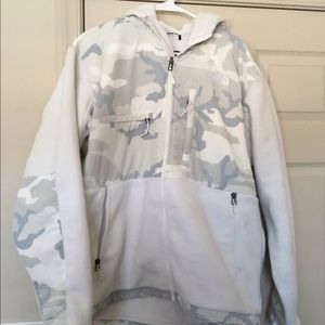 The North Face Hooded Denali White Camo Size L
