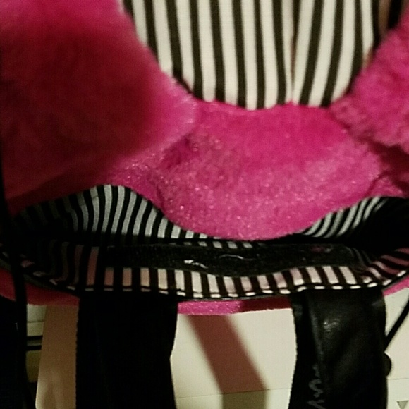 Betsey Johnson fuschia hoodie backpack - Picture 2 of 4