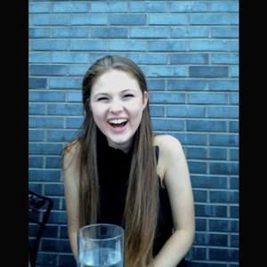 Meet your Posher, Alexandra