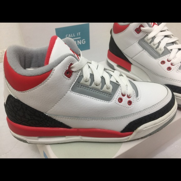 Authentic AIR JORDAN 3 RETRO ( 
