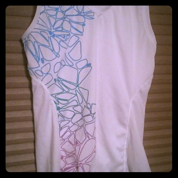 Ladies' New Balance Activewear Top - Size SMALL