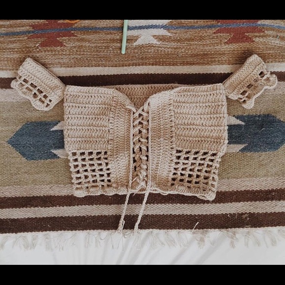 Off the shoulder 70s crochet festival crop top - Picture 2 of 3