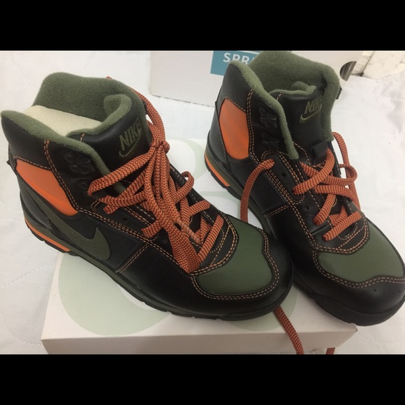 Nike boot