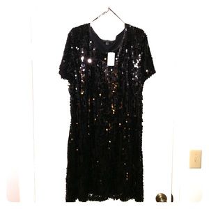 Black sequined. Plus size party dress 🎉🎊