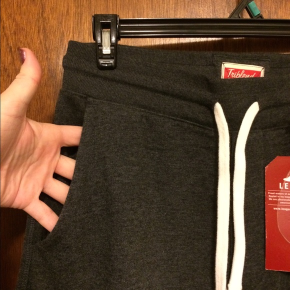 NWT ROWAN UNIVERSITY SHORTS. Unisex - Picture 2 of 4