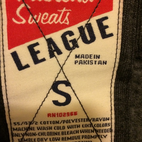 NWT ROWAN UNIVERSITY SHORTS. Unisex - Picture 3 of 4