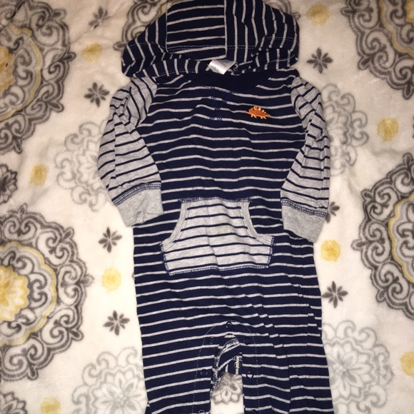 Carter sweatsuit onsie - Picture 1 of 1