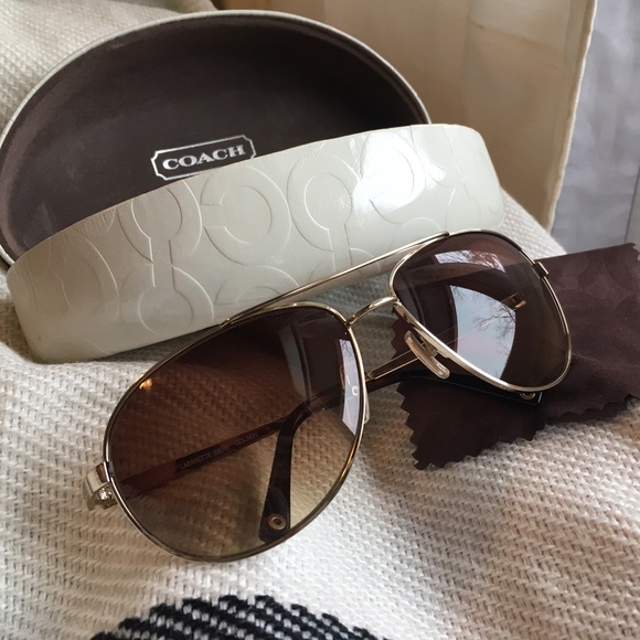 NWOT -- Coach Aviator Sunglasses