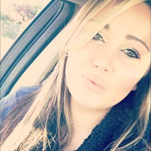 Meet your Posher, Cecelia