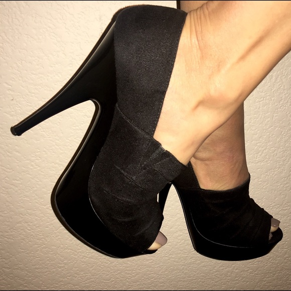 Delicious Brand boutique platform heels