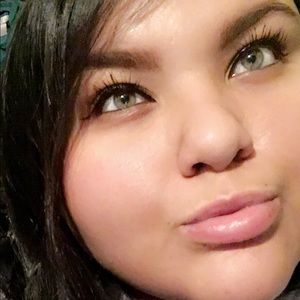 Meet your Posher, Isabel