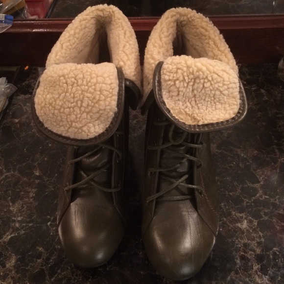 Olive booties