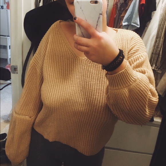 Knit Cropped Sweater 🐻 - Picture 3 of 3