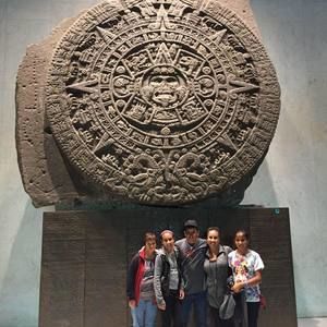 Meet your Posher, Claudia