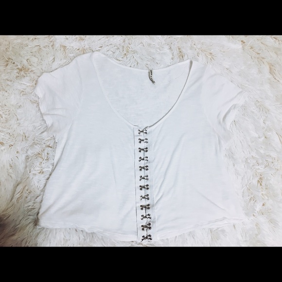 LF WHITE CROP TOP